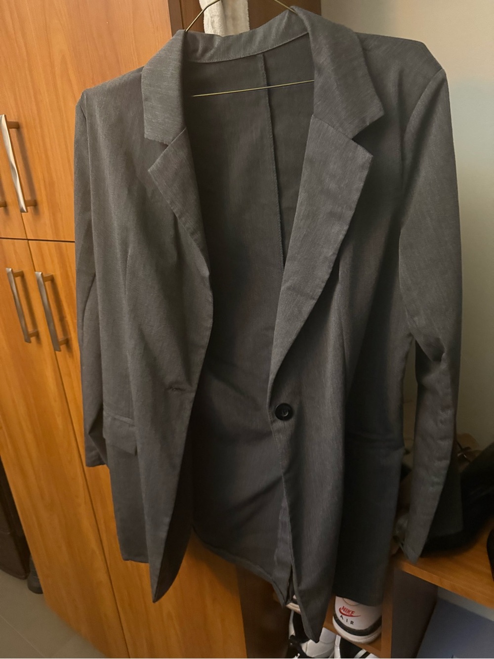 Classic Men's Gray Blazer - Timeless Single-Button Jacket